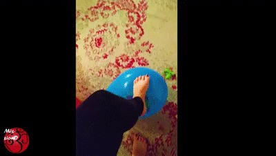 Foot Hugs Balloons